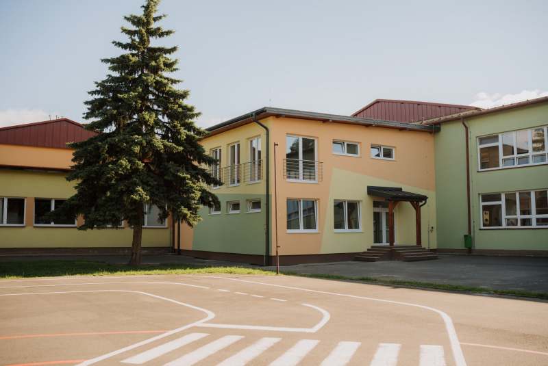  Referencie / KNIŽNICA S ODDYCHOVO – RELAXAČNOU ZÓNOU A ŠATNE  - foto