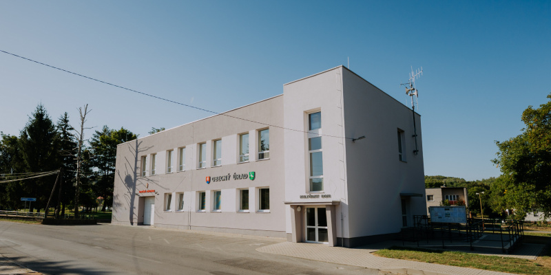  Referencie / Obecný úrad - foto