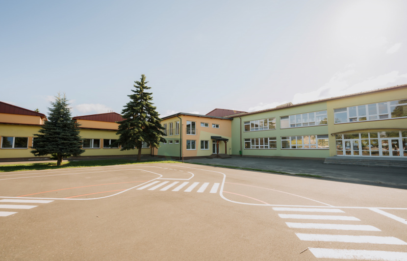 KNIŽNICA S ODDYCHOVO – RELAXAČNOU ZÓNOU A ŠATNE