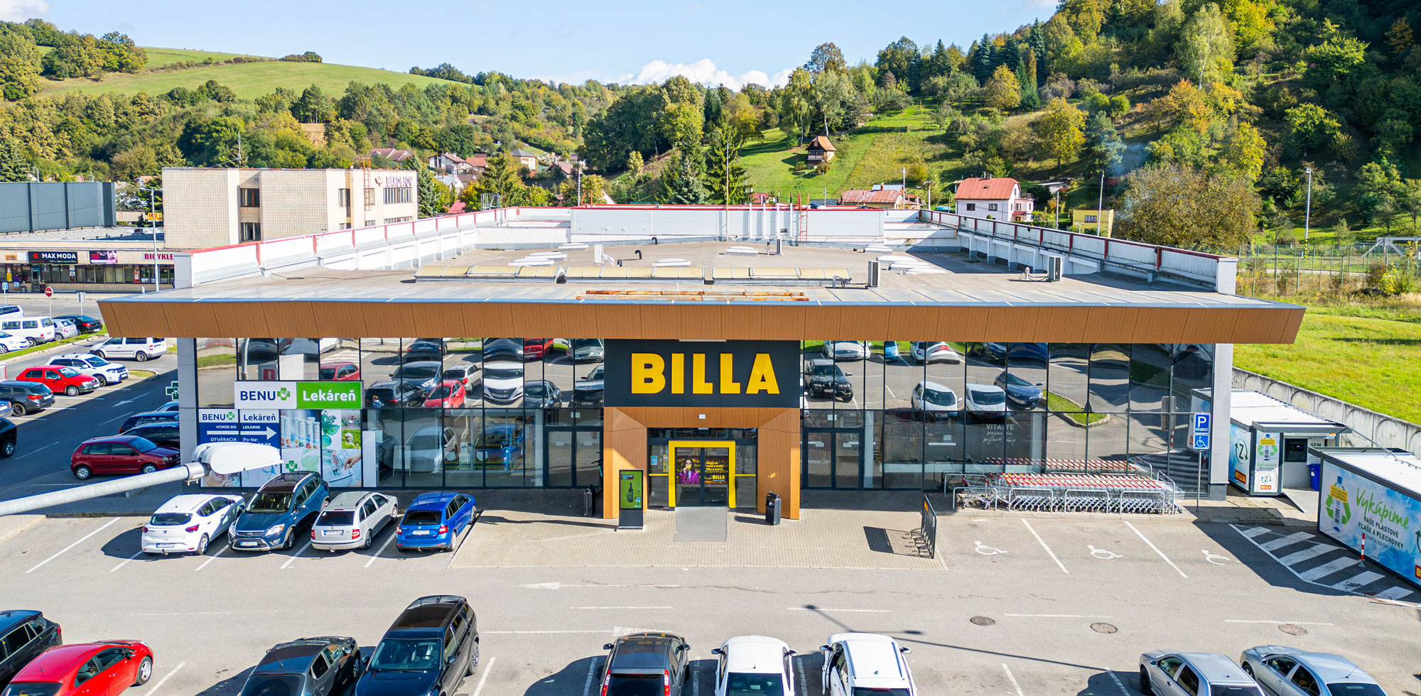Obchod a služby